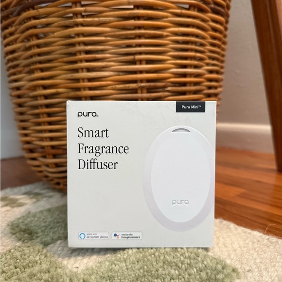 Pura Mini Smart Home Fragrance Diffuser - Picture 2 of 2